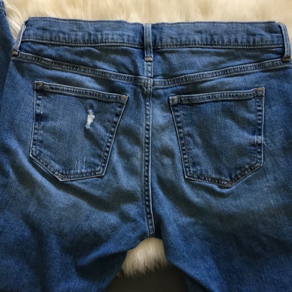 GAP Girlfriend Vintage Mid-Rise Medium Indigo Distressed Jeans, 30r ❤️ - Picture 7 of 15